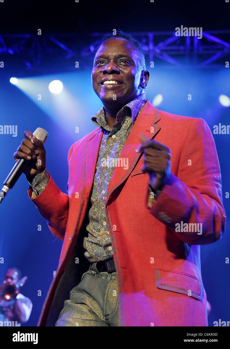 Happy Birthday to Philip Bailey ..Earth, Wind & Fire 