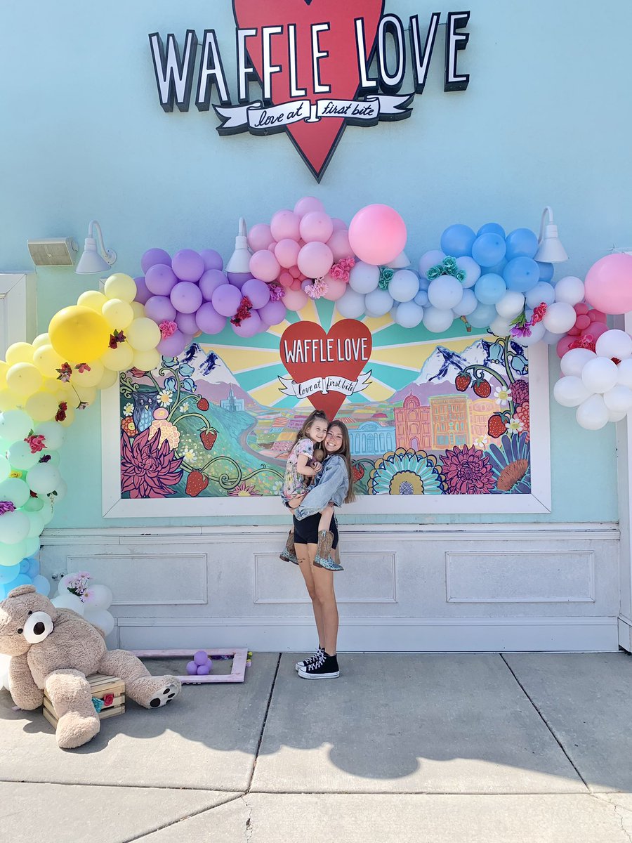 lynsie_alyse's tweet photo. The sweetest day..🍦 https://t.co/bbHsfugJpQ