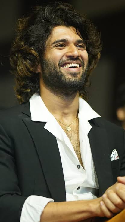 Happy birthday @TheDeverakonda wishing you the best for all your upcoming movies ☺ 👏 👍 
#HappyBirthdayVijayDeverakonda 
#HappyBirthdayVijayDevarakonda 
#HBDVijayDeverakonda 
#hbdvijaydevarakonda