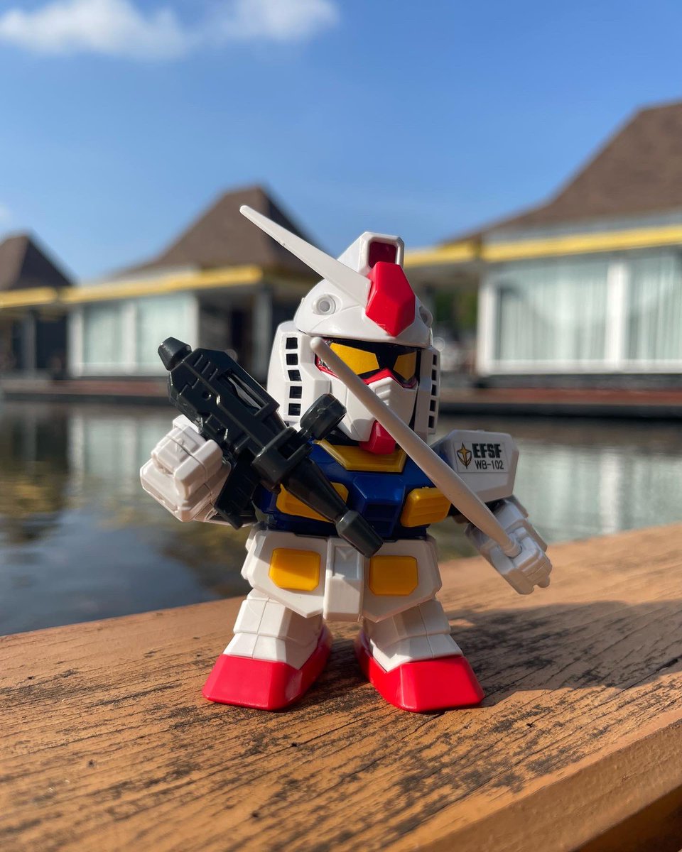 gundamind's tweet photo. RX 78-2 SD gundam at lake

#gundam #GUNDAMEVOLUTION #gunpla https://t.co/Y8URKYwd7z