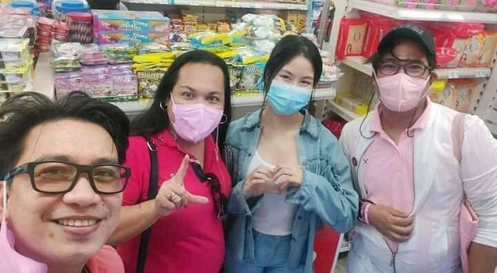 KISSES DELAVIN is KAKAMPINK. Wag nyo ako hawakan. 

#LeniKiko2022