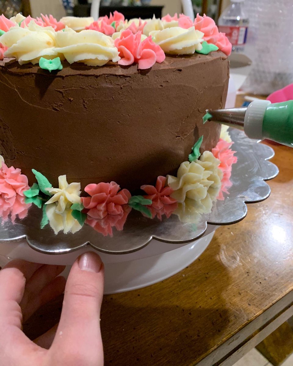 chefaudreyb's tweet photo. The 2nd #gluten-free cake this weekend was a Oreo-style chocolate cake with lots of different buttercream for Mother’s Day, which was rated as “ding dang delicious!” #celiac #TopChefJr https://t.co/72g8UC9cRn