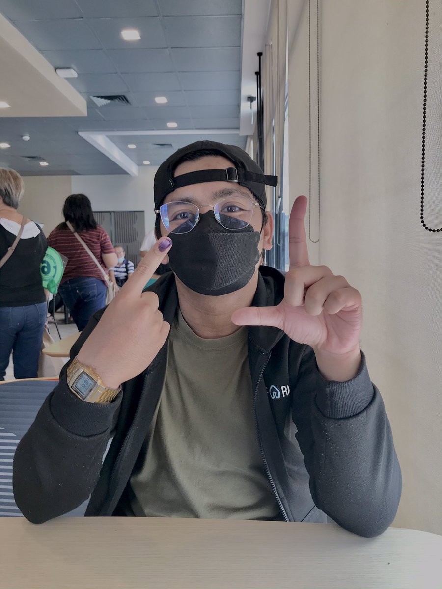 HeyItsMePaoSD's tweet image. NAIPAGLABAN NA KITA. 🌷🌸💖🇵🇭
#10RobredoForPresident #Eleksyon2022 #Kakampink