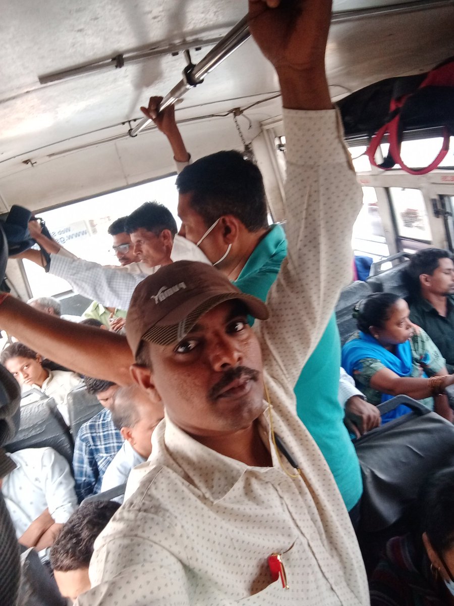 વડોદરા થી છોટાઉદેપુર સવારે 6 થી 9 વાગ્યા સુધીમાં 9 વાગ્યે  MLS બસ માત્ર એક જેનાથી લોકો હેરાન પરેશાન..
પ્રજાહિતમાં દર 15 મિનિટે સરકારી બસો દોડાવવામાં આવે તો ખુબ આવક થાય એમ છે.