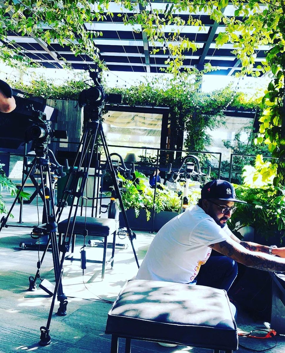 GeovanniDuran74's tweet image. 🔥 Sporters, si la belleza interior aún no hace efecto, es hora de ver #HiEnergy. 💪

🔝 Jálense al 517 de @totalplaymx que @GeovanniDuran74 y @lizalvarezgm están por empezar la rutina diaria. 🤯

⏰ 07:00 hrs 

#CreamosTendencia y en equipo es mejor