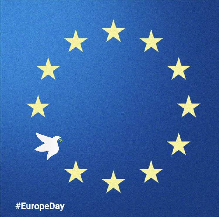 Europarl_IT's tweet photo. 🇪🇺✨ #9maggio 

🕊Uniti nella pace. 

#FestadellEuropa #Europa #UE https://t.co/IEGd4aZYaV