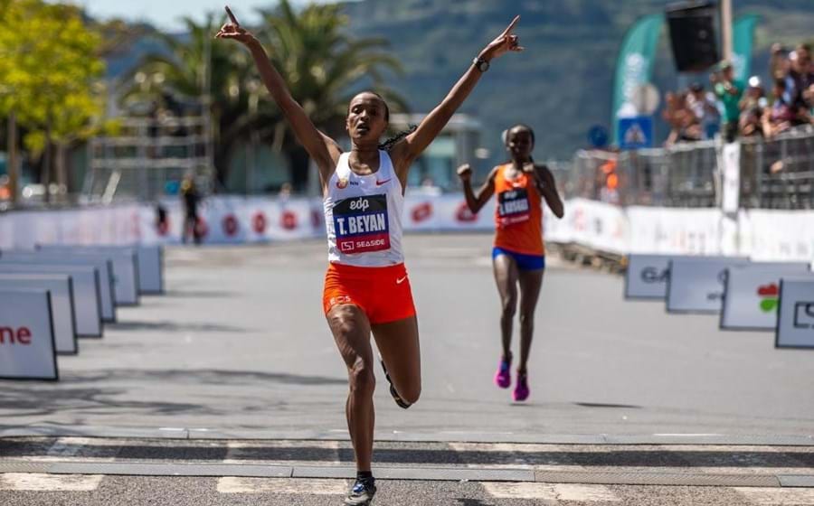 anquarsports's tweet photo. Ethiopia's Tsehay Gemechu wins the Lisbon Half Marathon https://t.co/Y0apbUbXFI