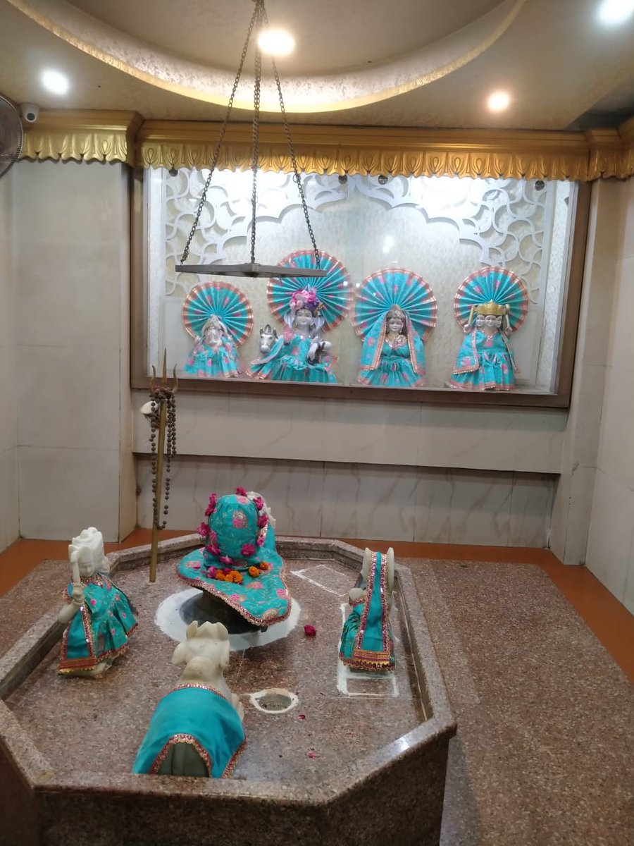 rameshkumar0351's tweet photo. शिव परिवार श्रंगार सहित जय जय बम बम भोले https://t.co/n6jQd7cAm0