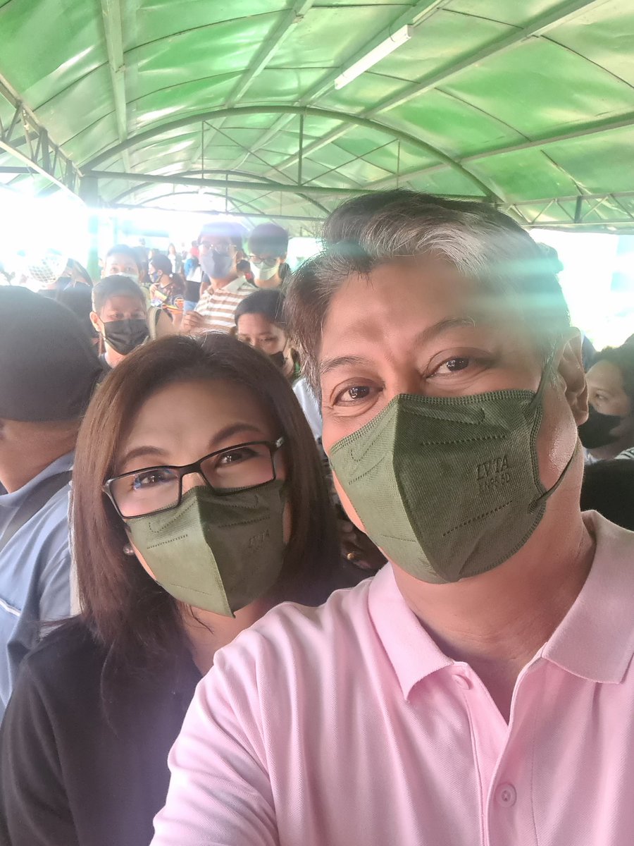 kikopangilinan's tweet photo. Currently nakapila para bumoto dito sa Brgy. Inchican, Silang, Cavite. Maging mapagbantay! God bless our democracy and our nation. https://t.co/jmGGJ5f82V