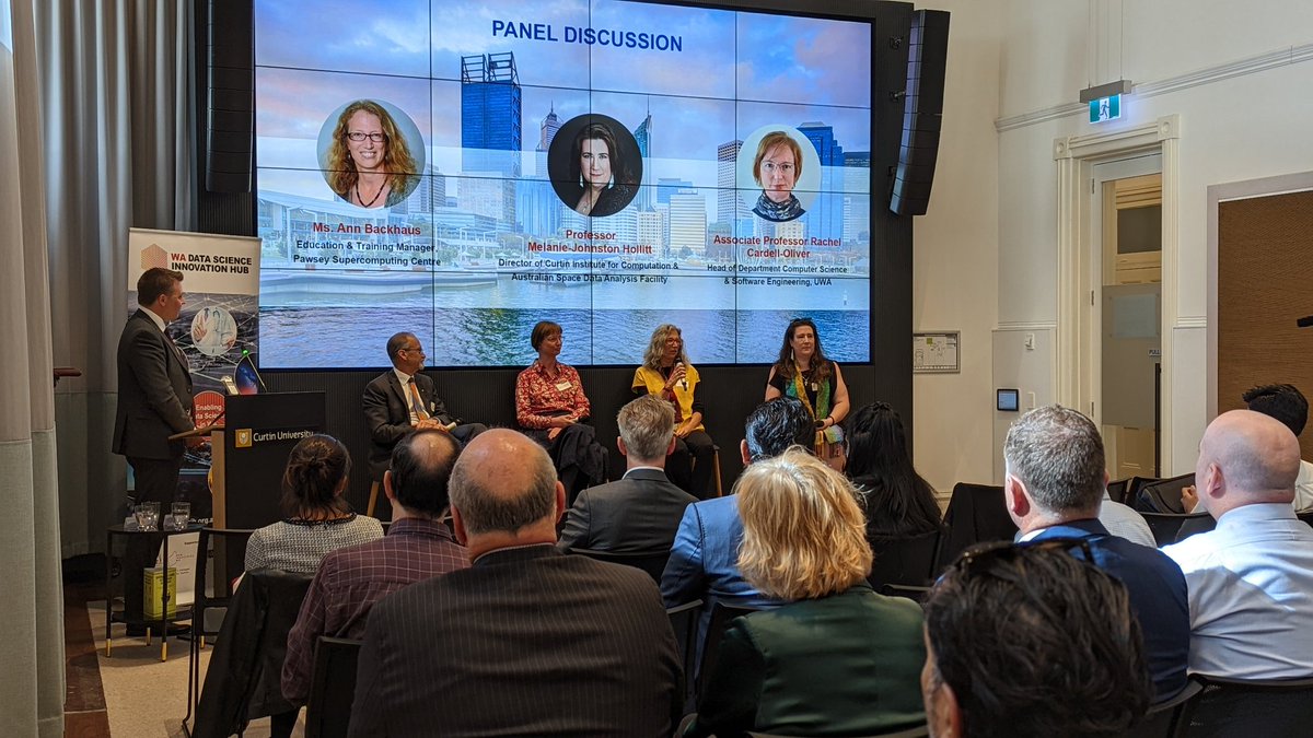 PawseyCentre's tweet image. &quot;The biggest limitation with data is not technology, it&apos;s people&quot; - that&apos;s why it&apos;s so important to remove data from #STEM learning and teach it across the board - across all disciplines so when we talk about life in 2040, we&apos;ll be ready 🎒💻 #DataScienceWeek
