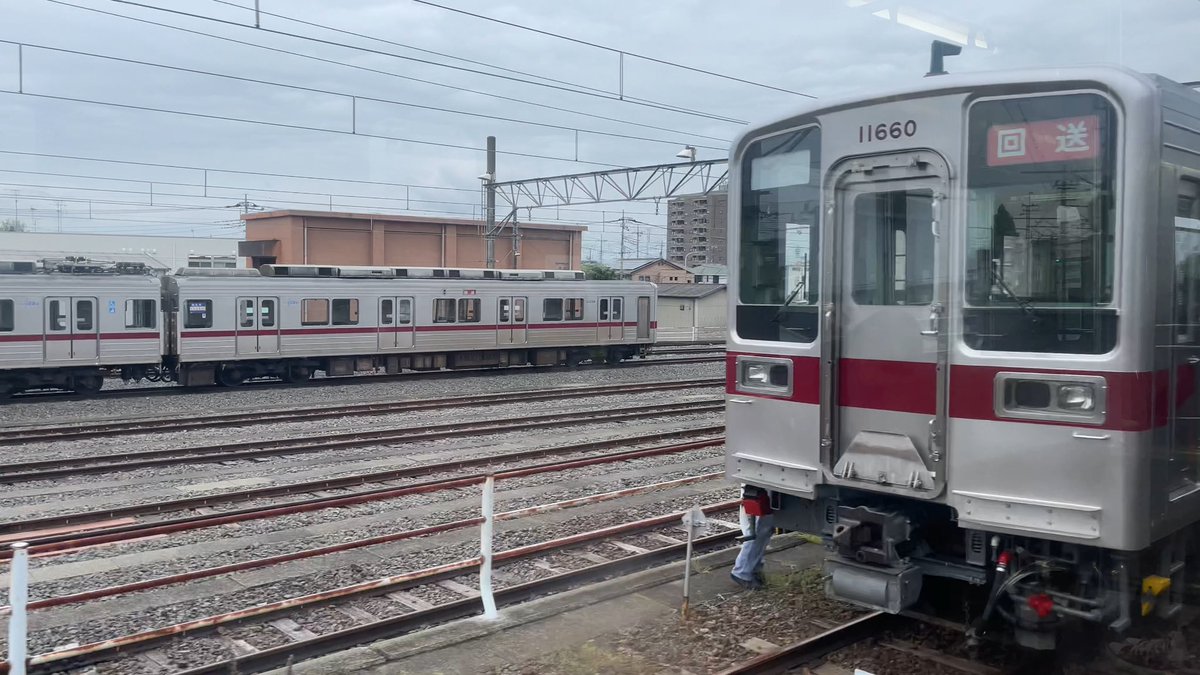 Rail_Channel's tweet photo. #11660F 津覇入場
これも屋根修繕でしょうね

#10030型 https://t.co/RW0AvEr2w5