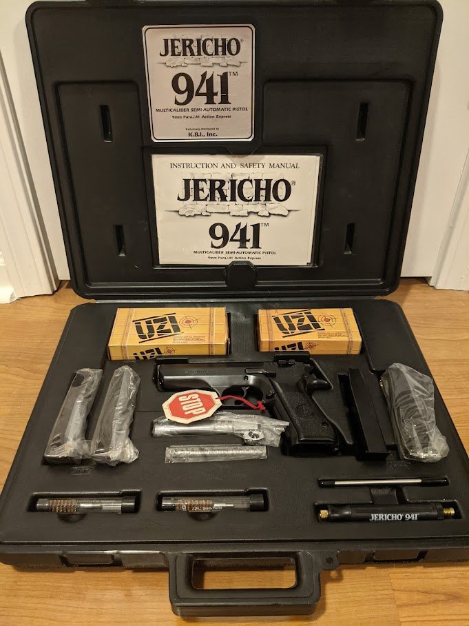 JerichoGFL's tweet photo. My Jericho 941 multi-caliber kit in 9x19mm &amp; .41 Action Express

It includes a barrel, guide rod assembly, two magazines, brush, an 50 rounds of UZI-brand ammunition for each caliber.

Unfired. But I have several other Jericho pistols I do shoot. https://t.co/78BKEW1lL6