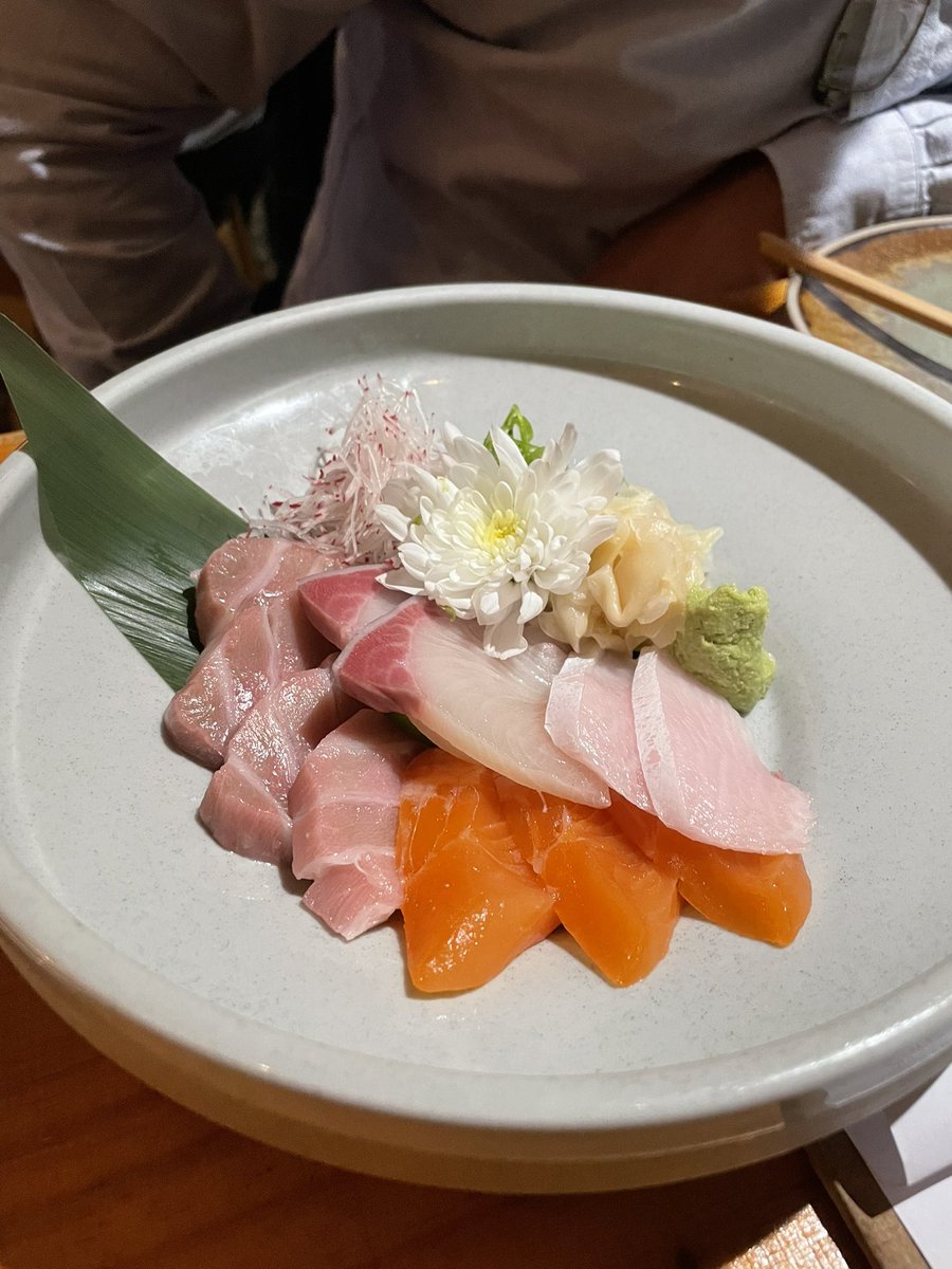 alloi__'s tweet photo. @KarafuruNFT Got to eat some sashimi 🤠🤠🤠 https://t.co/V2slAUC9JX