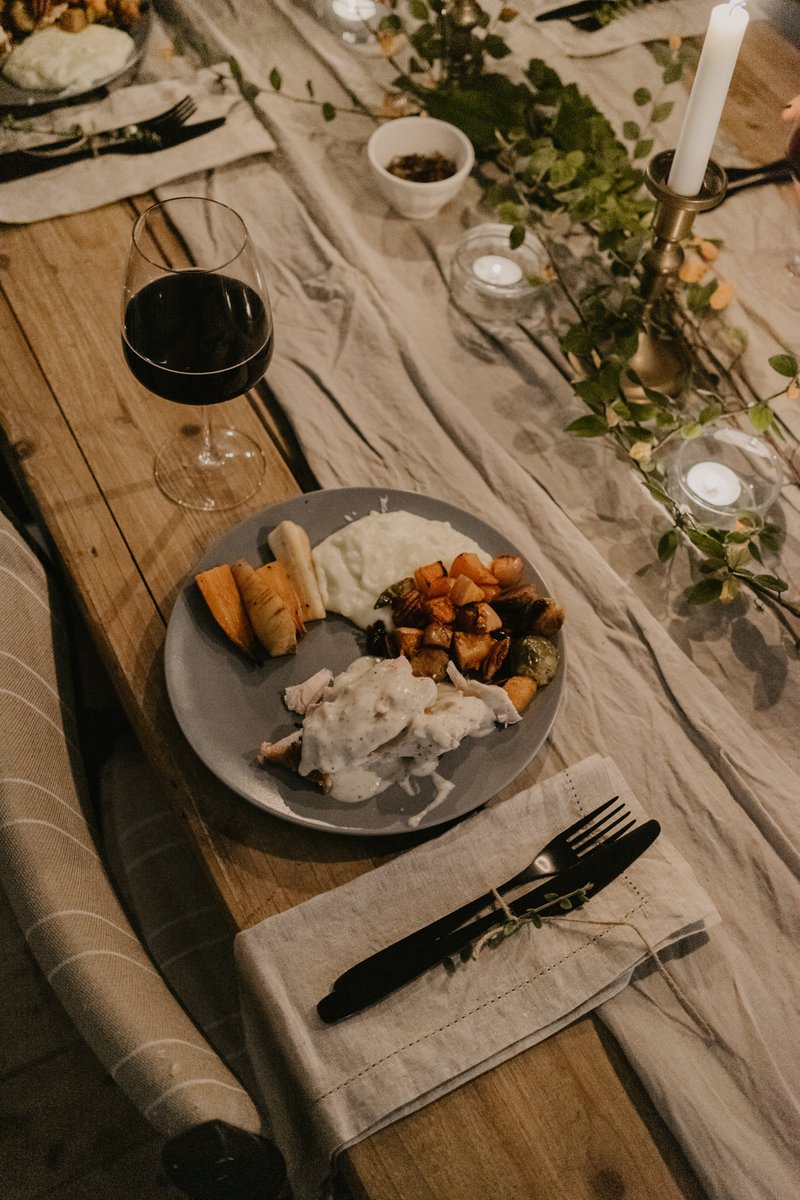 SevenEightWine's tweet photo. But first, wine 🍷
.
.
.
#wine #redwine #wineglass #winetime #winenight #winelove #goodfood #goodmood #goodmoodfood https://t.co/vbHR28ddGH