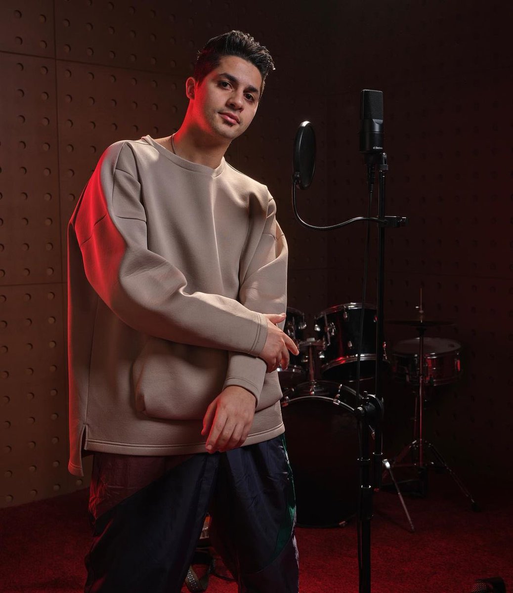 انا جيت يسطا والكاريزما حاضره ☑️