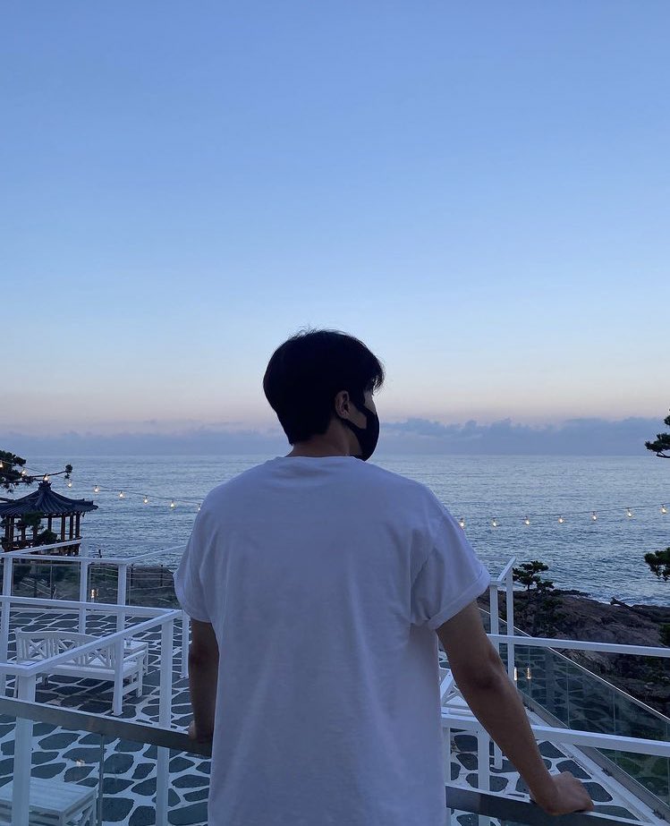kimseonho_sg's tweet photo. 220509 Instagram Update
๐ท kimseonho_staff.diary
"#PreferredPhoto
Happy Seonho day โกฬ
Today,
and this week too,
have a preferred day ๐"
#KimSeonHo #๊น์ ํธ #KimSeonHoInstagram https://t.co/SVuzLGi6NN