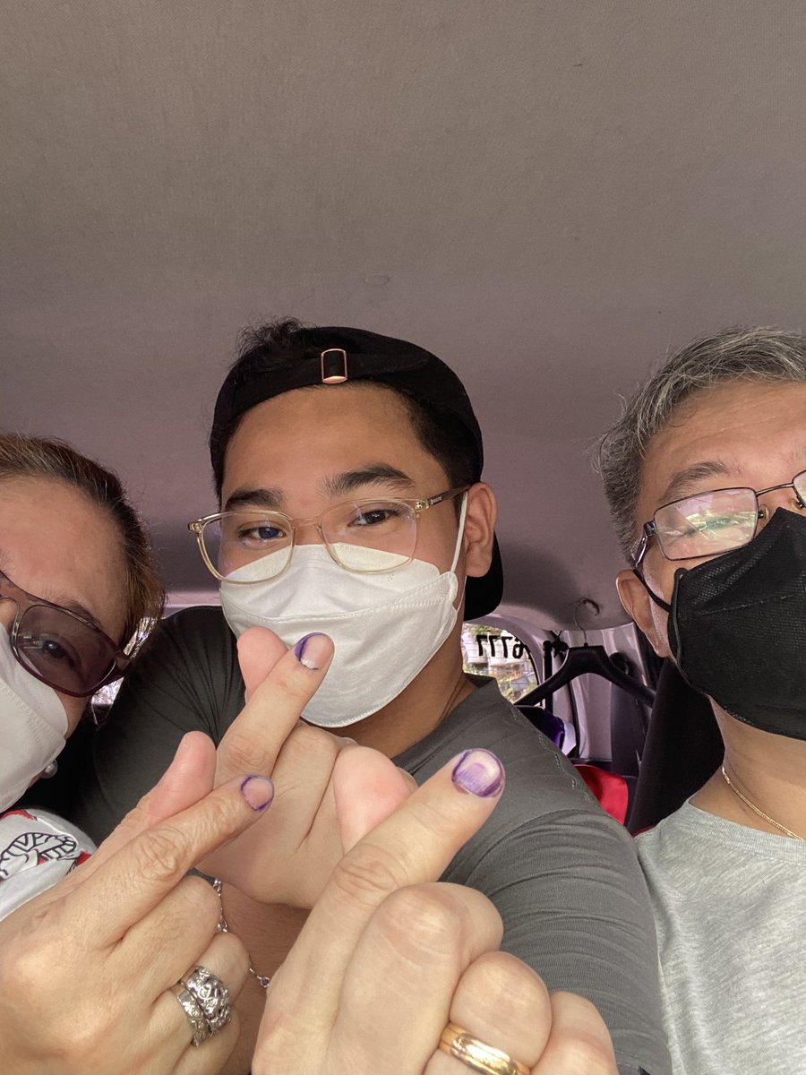 _aloetry's tweet photo. Successfully made my parents #SwitchToLeni at the very last minute 🌷💓 https://t.co/tyhrDeZVps
