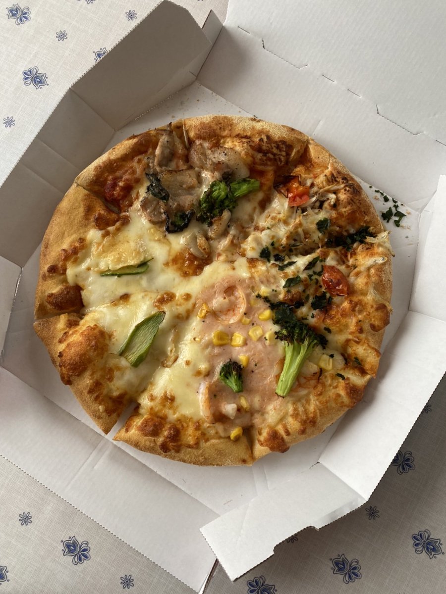 show05916647's tweet photo. 旅行行けないから食べまくるしかないね… https://t.co/Z8q6BFPy2D