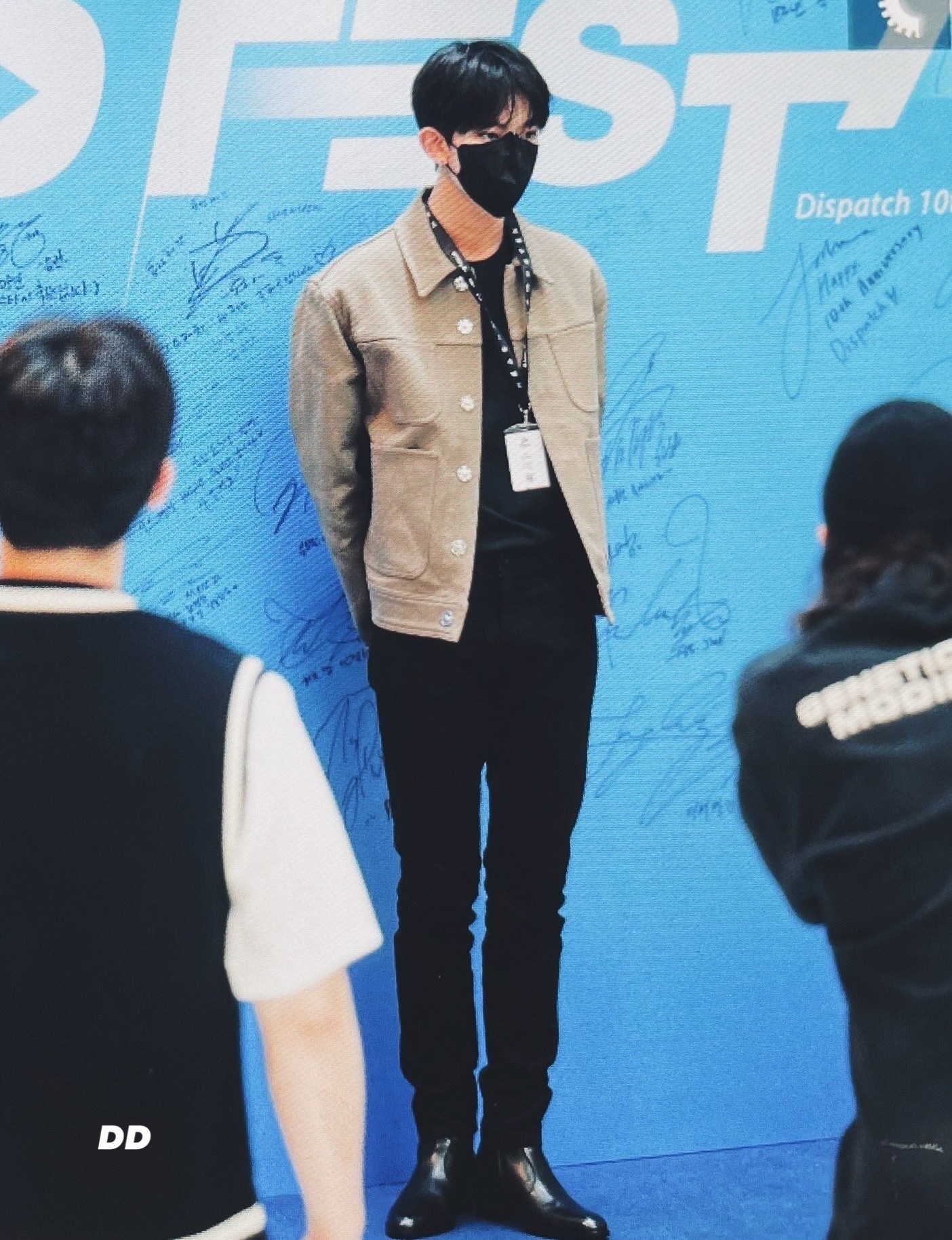 heeseung archive on Twitter: "#heeseung is so TALL... https://t.co