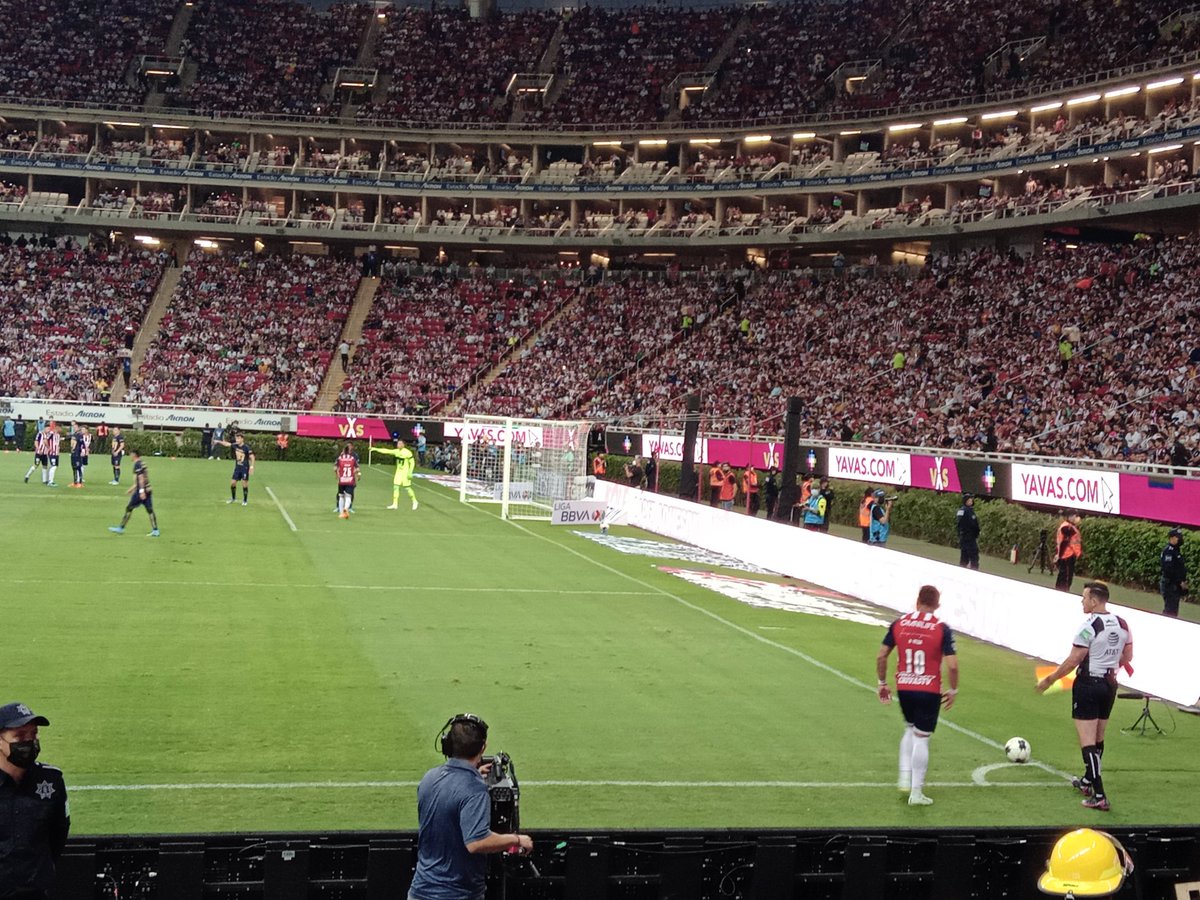 fcureal's tweet photo. Feliz cumpleaños #Chivas gracias x tantas alegrias! #116Chivas #MeXIcanos https://t.co/89LymM7Aau