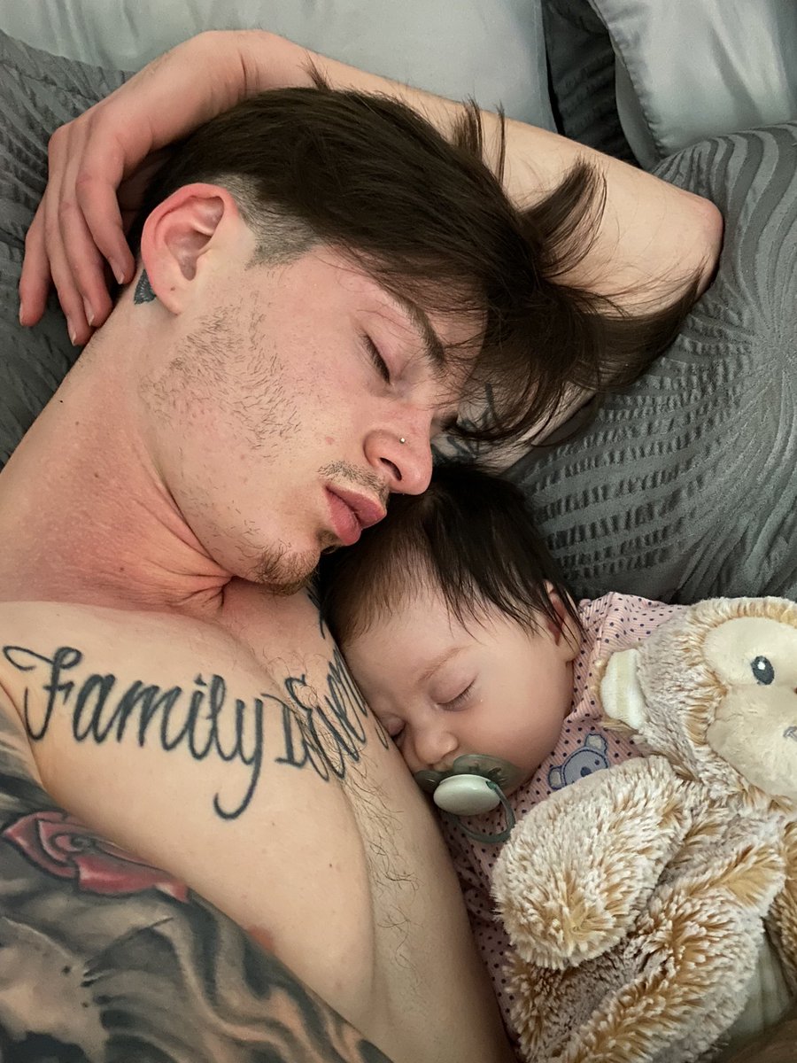 gianazell's tweet photo. Who wouldve thought she would be conceived pretty much right after this tweet and here you are a year later with a whole baby, you got what you wanted 🫠 https://t.co/TLM5WKR4H5