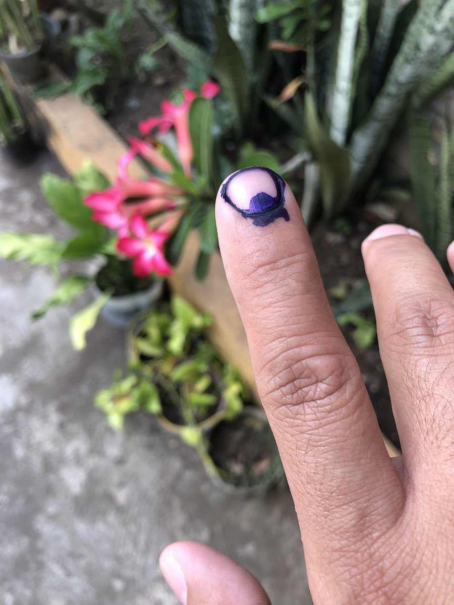 joRojojo's tweet photo. #MyVoteIsForLeniKiko https://t.co/rb7iqaTEMO