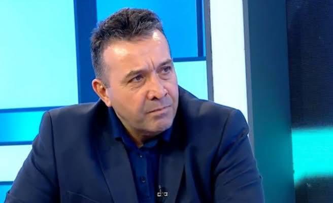 الخبيرالامني التركي عبدالله أغار |

عندما نتحدث عن السوريين فنحن نتحدث عن عائله واحده،كنا نعيش معا تحت رايه واحده قبل 100عام 
حتى قبل حرب سوريا كانت العائلات التي في تركيا تلتقي بالعائلات في سوريا في الاعياد على الحدود

"ثم يأتي مهاجر من آخر الدنيا ويقود حملات عنصريه ضدهم..هزلت.!