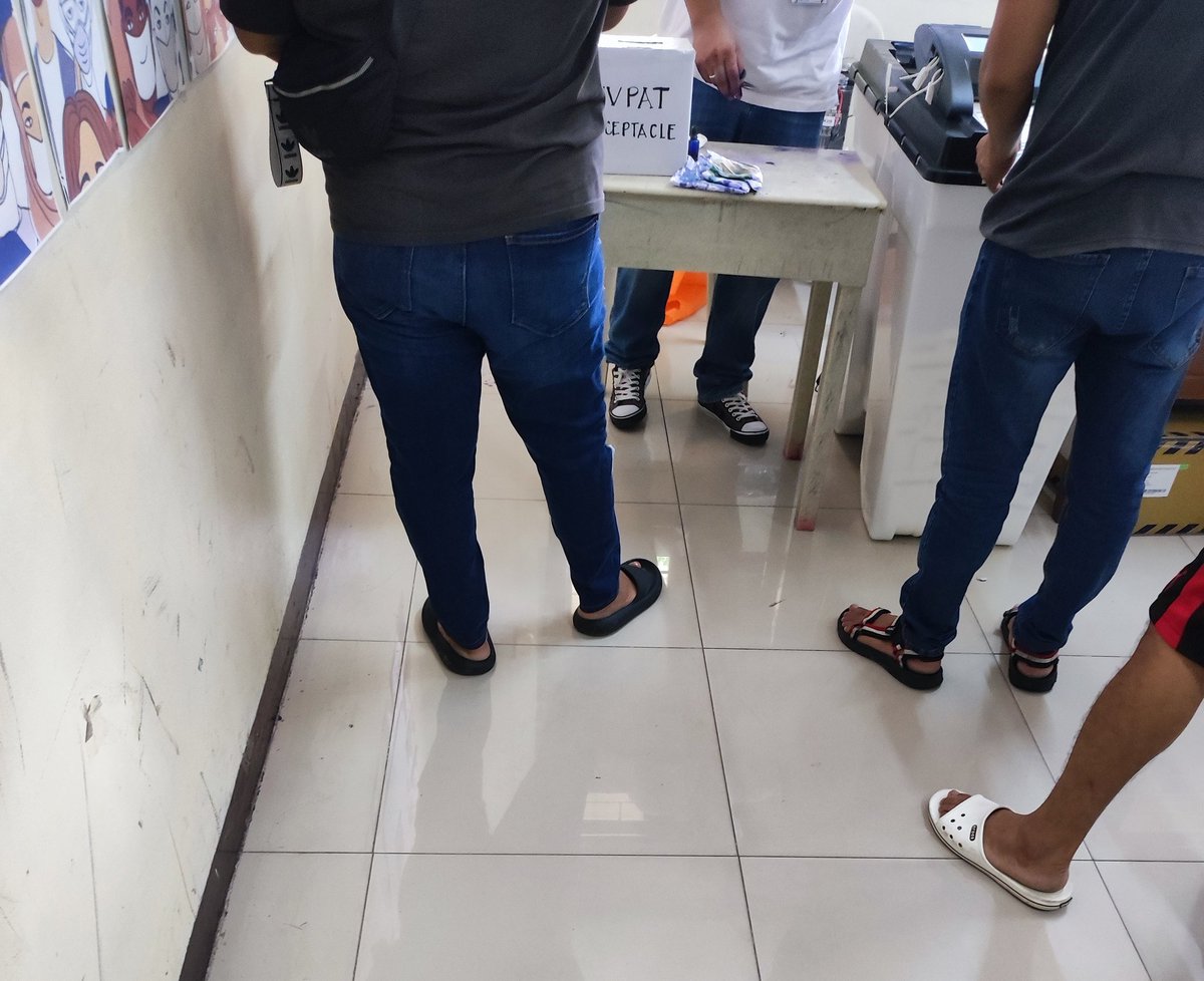 artsyjade's tweet photo. @supernegatrona Tama yung nasa receipt, pero tama ba na sa improvised box lang ishoshoot yung resibo from vcm??? https://t.co/Ka9KrG7VoU