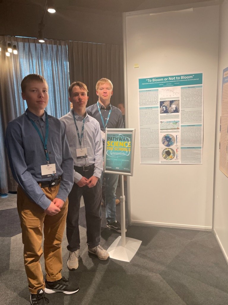 ritastobbs's tweet photo. So proud of our group of 10th grade scientists, displaying their poster on 'the impact of sea ice decline in the Arctic on phytoplankton concentration and consequences for the marine food web' at @arcticfrontiers #arcticfrontiers2022 #arcticfrontierspathways #AF2022 https://t.co/4iYuNYECrc