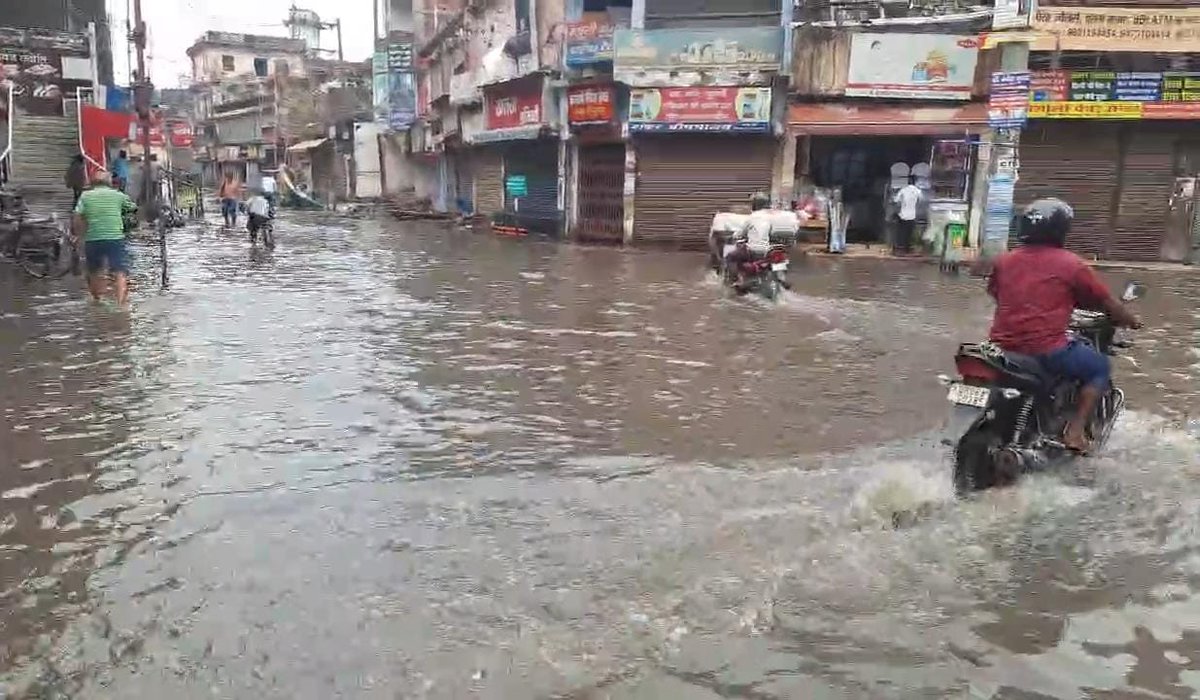 LiveWxIndia's tweet photo. #Bihar #Rainfall in last 24hrs till 8:30am

#Muzaffarpur 88.0mm
#Supaul 44.2mm
#Pusa #Samastipur 34.8mm
#Darbhanga 21.2mm
#Agwanpur 15.3mm
#Pupari 14.5mm
#Motihari 7.4mm https://t.co/xBnKbCIudi