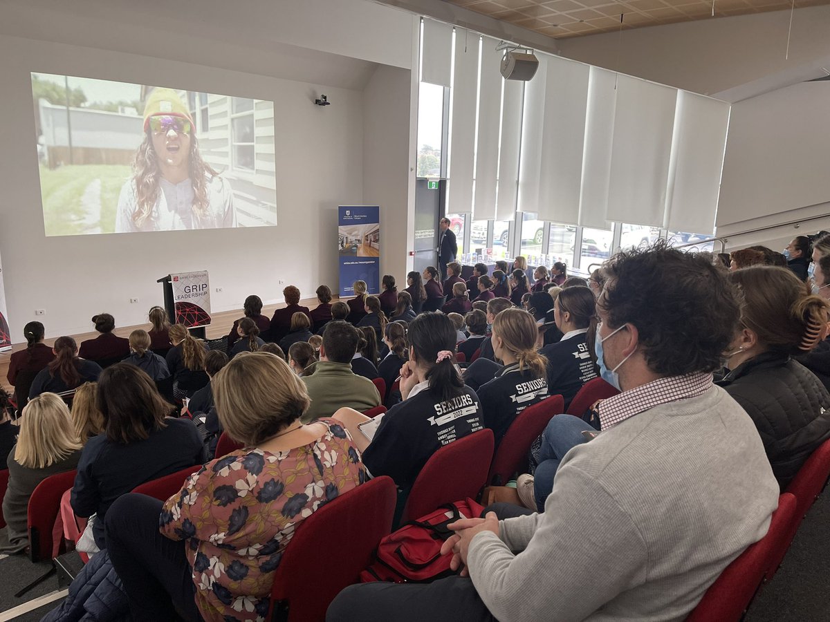 IanMcKayUniSA's tweet photo. We have loved having more than 100 secondary school students from throughout our region on #unisamountgambier campus today for the GRIP leadership conference. It was great to welcome students from as far away as @MonivaeCollege in Hamilton. #studyneargofar @UniversitySA https://t.co/blKiSqIqIO