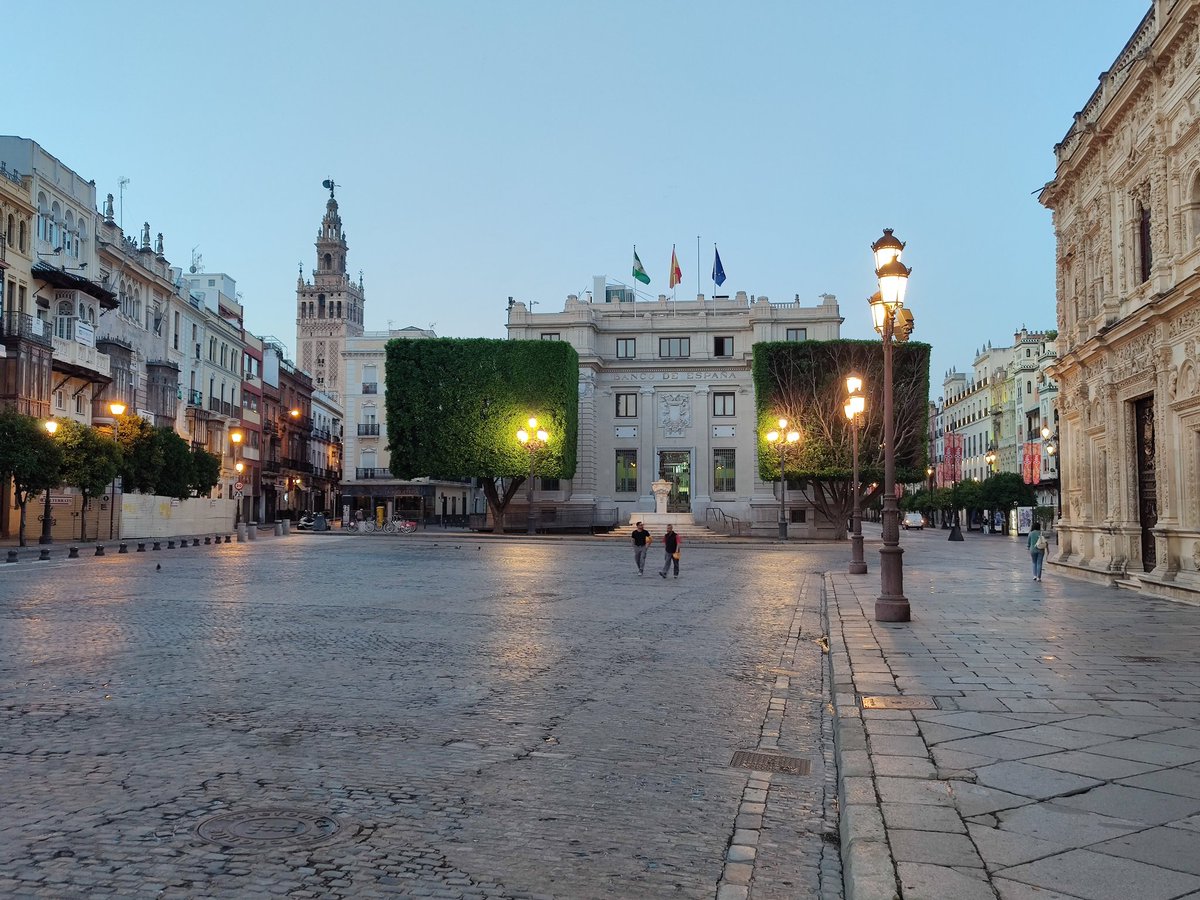 rancio's tweet photo. Y después de vivir las Fiestas de Primavera, los sevillanos nos dimos cuenta de que, encima, esta es nuestra rutina ♥️ https://t.co/Ostsh4f4oW