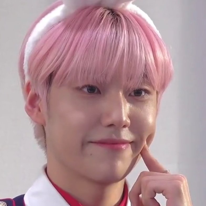 eunsang_pics's tweet photo. his cheeks https://t.co/ReoSvCWnii