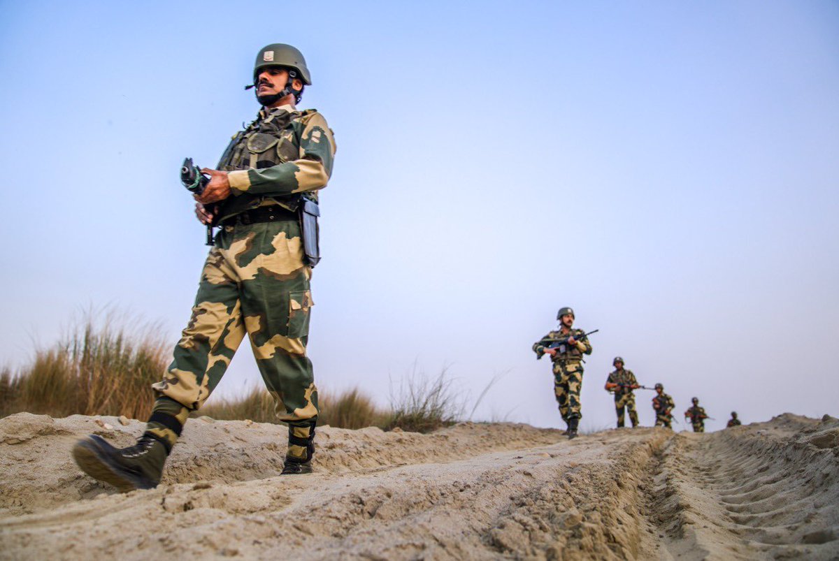 BSF_BICIT's tweet photo. "कदम बढ रहा है कभी न रुकेगा
न सूरज के सम्मुख अंधेरा टिकेगा
निडर है सभी हम अमर है सभी हम"
  - 'भारत रत्न' श्री अटल बिहारी वाजपेयी
@BSF_India 
@SeemaBhawaniBSF https://t.co/lKCMDyWDP3