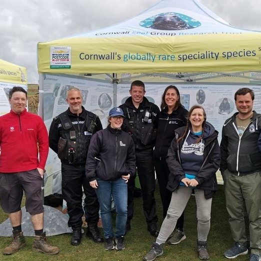 cornwallsealGRT's tweet photo. On 14/04/22 CSGRT took part in the launch of Operation Seabird SW!
Find out more about Operation Seabird's 1st awareness day here: https://t.co/21ezXkSkrC
@BDMLRSW @NationalTrust @CornwallWildlifeTrust @MarineManagementOrganisation @DC_Police @RSPCA
#OpSeabirdSW https://t.co/mK0ki7r7vH