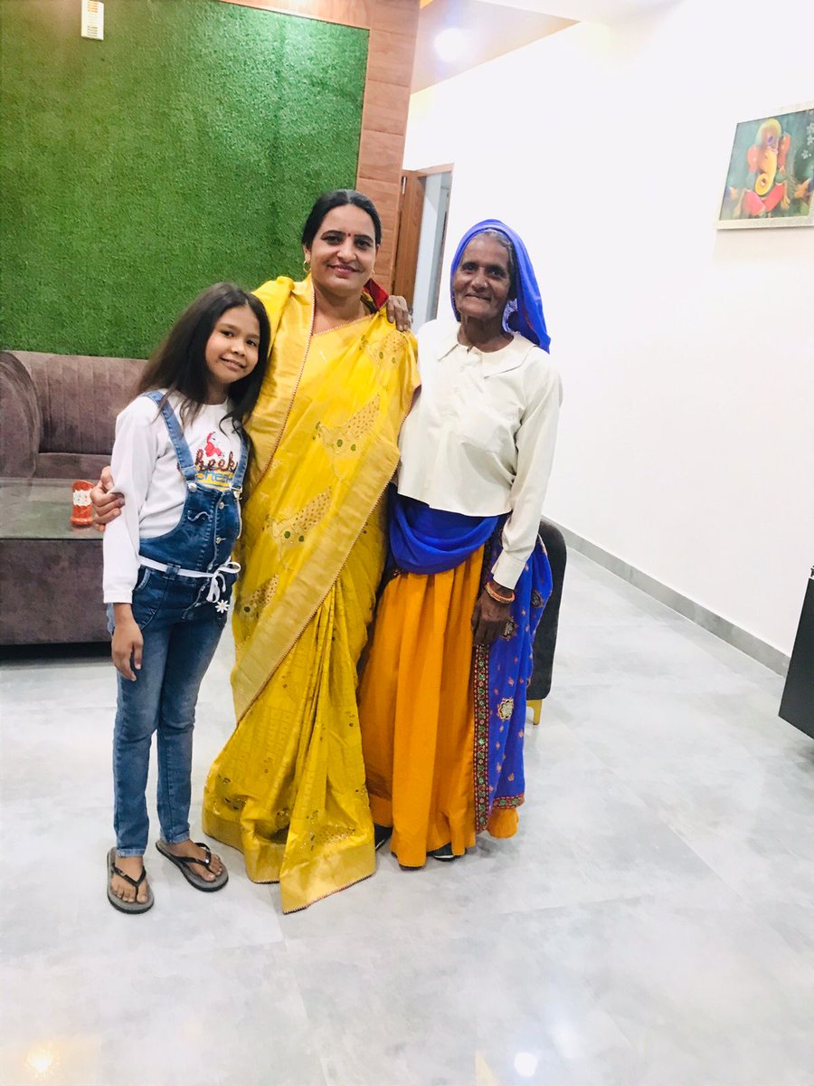 NarkeshY's tweet photo. मातृत्व दिवस की हार्दिक शुभकामनाएं जी https://t.co/LlZzwmhKSk