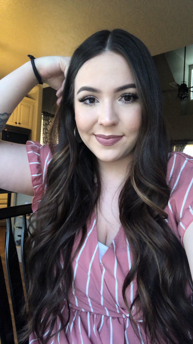 somesumm's tweet photo. because I haven’t posted a selfie in over a year 🤙🏼 https://t.co/ZKbJfQ9GEJ