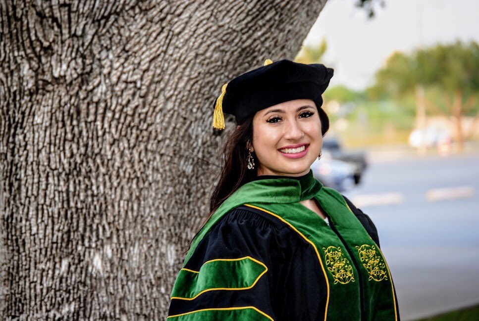 Adriana Saavedra-Simmons tweet media