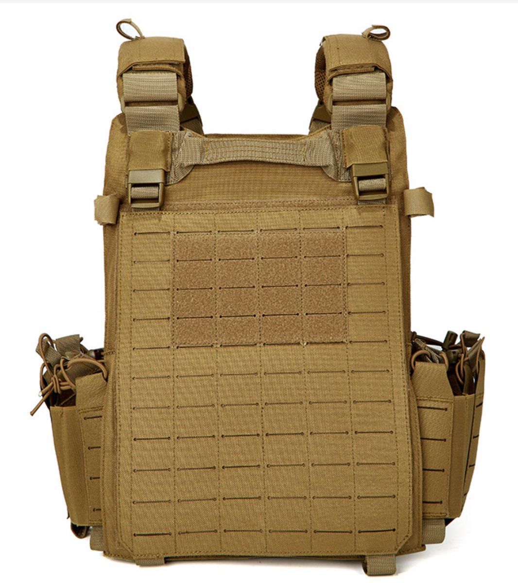 NEW_HORIZONshop's tweet photo. ✨NEW HORIZON販売開始記念！✨

🎁Twitter限定プレゼント企画🎁
『NEW HORIZON Plate Carrier Laser cut Tactical vest (Tan) 』
を1名様にプレゼント

応募方法は
①、このアカウントをフォロー
②、このツイートをRT

締切は5/11(水)23:59まで

※DMで連絡をとれる方限定とさせていただきます。 https://t.co/20zbY0vAQQ