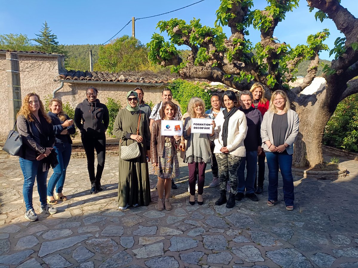 SeverineDupouy's tweet photo. Avec @poleemploi_VAR les 1⃣0⃣ stagiaires étaient au RDV 🗓️du programme sur mesure créé par @MSAServicesPA @KarineKtb et @SeverineDupouy en faveur des métiers du Grand Age financé dans le cadre du #Challenge DELD dans un cadre exceptionnel et parfaitement adapté. https://t.co/1bo6loc9W6