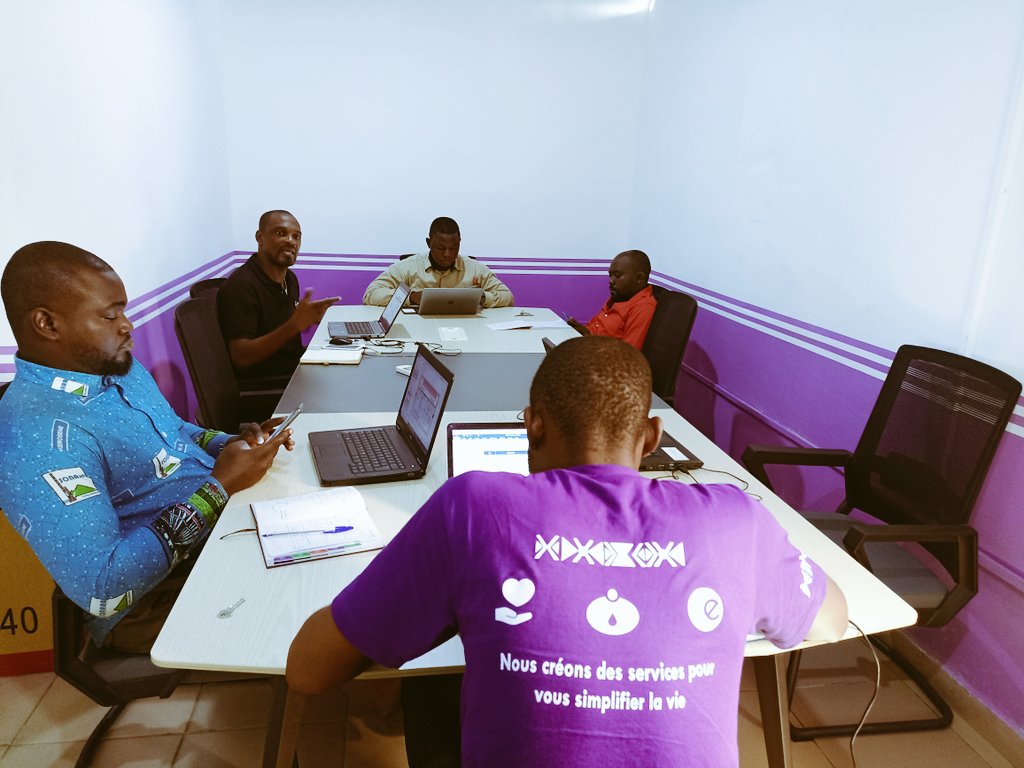 farotyMe's tweet photo. Comme tous les lundis c'est la grosse séance de brainstorming, on se creuse la tête pour pouvoir produire des services qui vont vous simplifier la vie.💜

✨ Download App: https://t.co/FTiIIpri9q ✨

Website : https://t.co/fugvLlB2UK 

#startup #crowdfunding #CMR https://t.co/8ploiElCeq