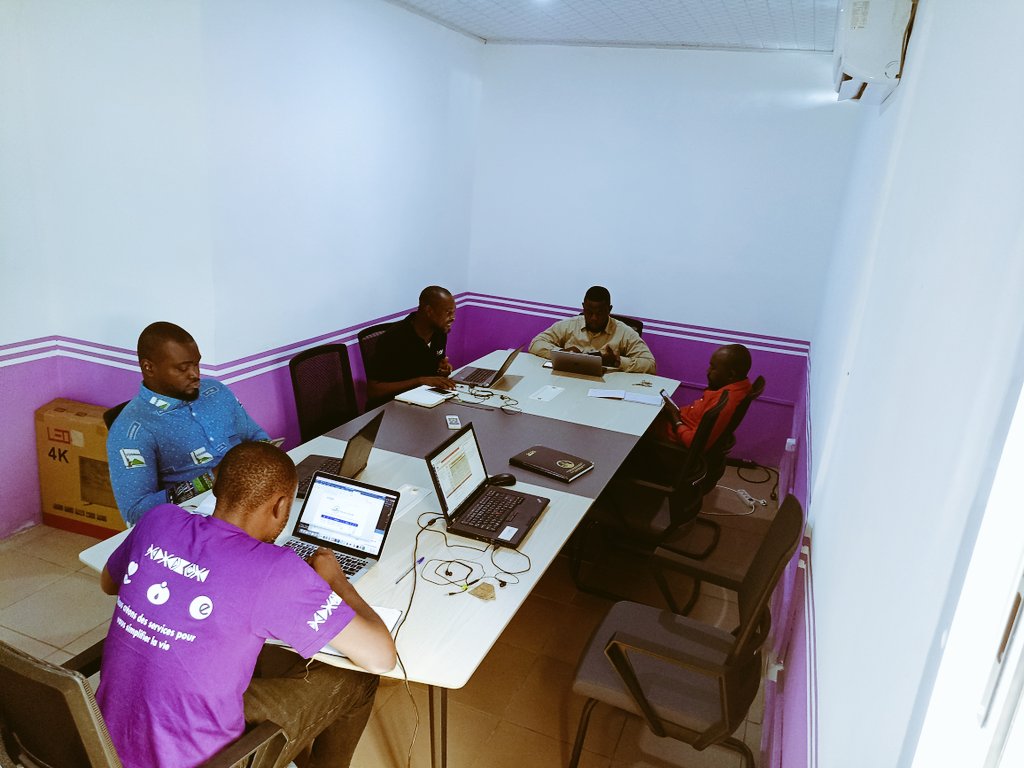 farotyMe's tweet photo. Comme tous les lundis c'est la grosse séance de brainstorming, on se creuse la tête pour pouvoir produire des services qui vont vous simplifier la vie.💜

✨ Download App: https://t.co/FTiIIpri9q ✨

Website : https://t.co/fugvLlB2UK 

#startup #crowdfunding #CMR https://t.co/8ploiElCeq