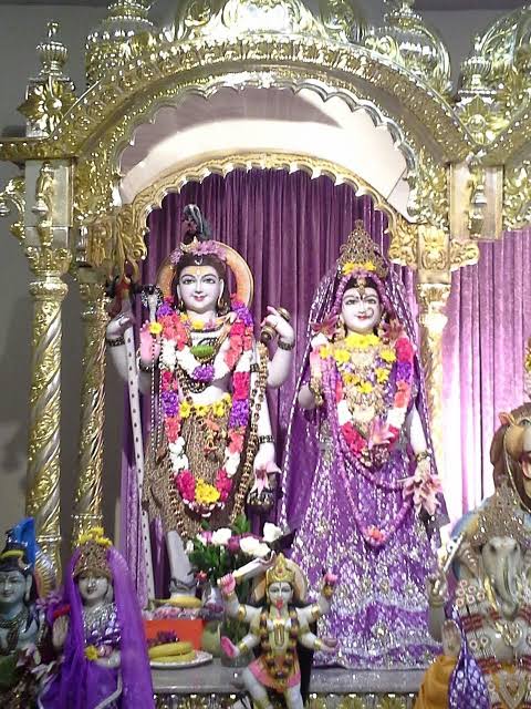 तीनो लोक के पालन पोषण करता जगतपति जय हो उमापति महादेव जी हम सभी अपने प्रभु को अति घोर प्रेम करे