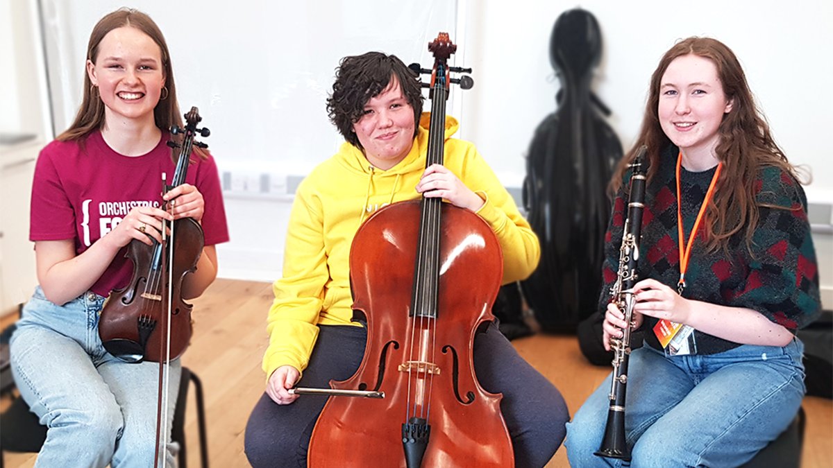 Music heals 🎶 ❤️ This #MentalHealthAwarenessWeek, we’re shining a light on how playing #music with others can boost a young person’s #wellbeing – regardless of the daily challenges they may face. Read more 👉 bit.ly/musicandwellbe… #mentalhealth #loneliness #musiceducation