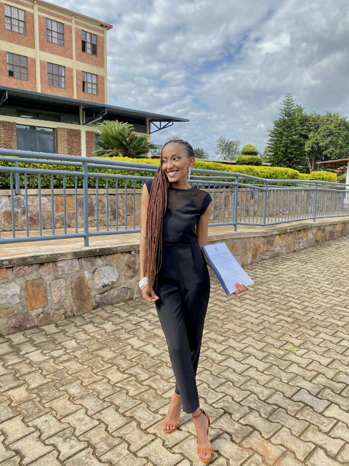 Akanyange_kera's tweet photo. How it started 😍 Vs how it is going
Congratulations once again big sis Grâce. Mom, Dad and siblings are proud of u👏🙌 #Musoni's https://t.co/ivCAt4Gf6y