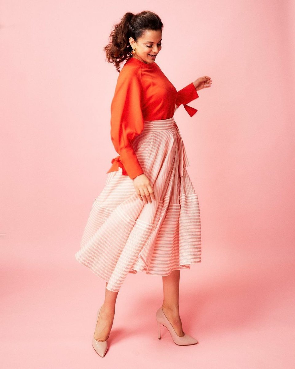 KanganaQ's tweet photo. #Dhaakad releasing in cinemas on 20th may 2022 !! 

#KanganaRanaut #sheisonfire 

The #Dhaakadtrailer 👉 https://t.co/PKtuYagYFd https://t.co/LsiDG41LmJ