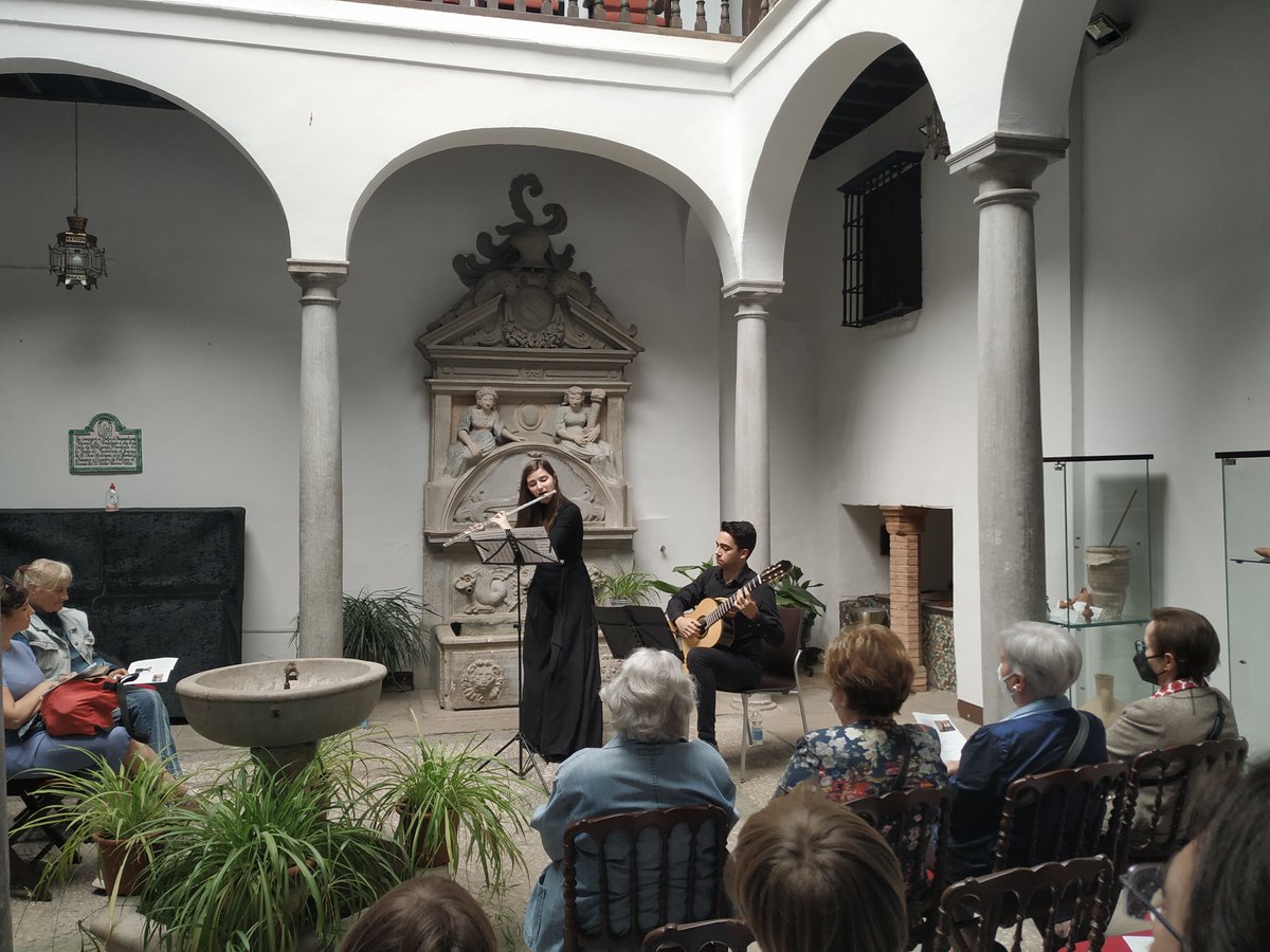 CSMJaen's tweet photo. Magnífico concierto el que ofreció el Dúo Tacet en el @CDMAndalucia, como parte del 1º premio del VI Concurso de Cámara de @csmjaen. ¡¡Enhorabuena a Paula y Enrique!! https://t.co/8ixFbHGfEc