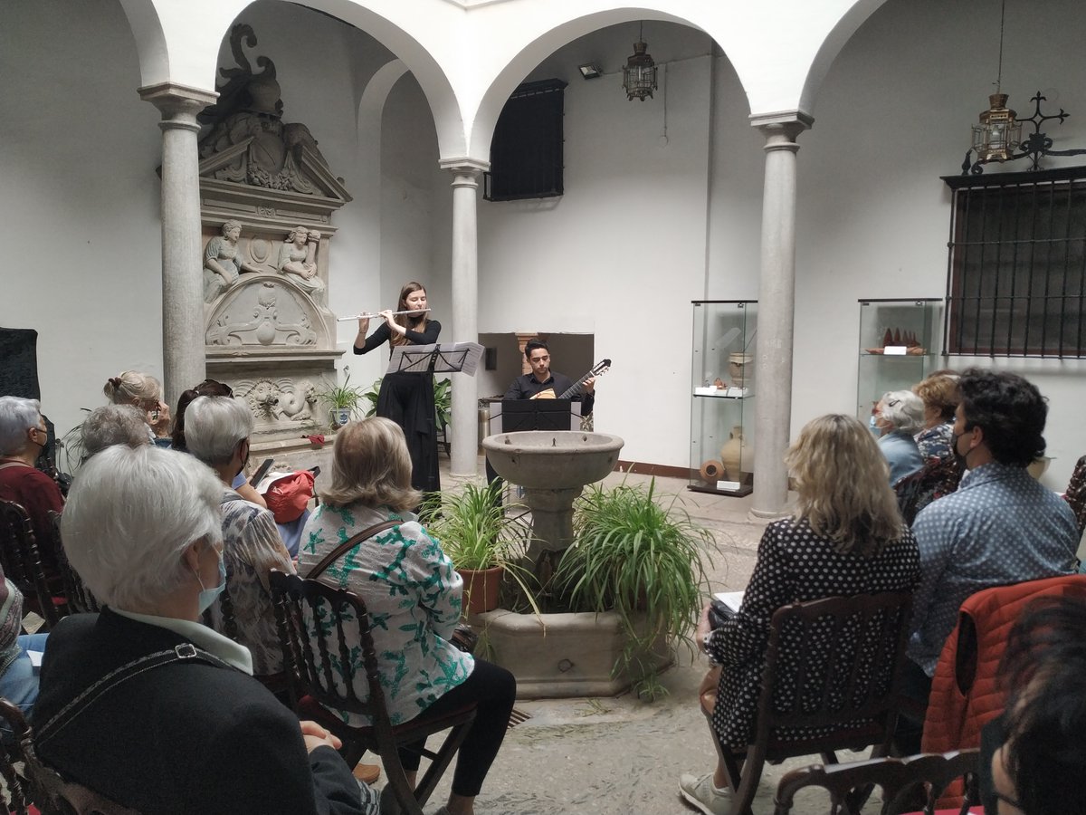 CSMJaen's tweet photo. Magnífico concierto el que ofreció el Dúo Tacet en el @CDMAndalucia, como parte del 1º premio del VI Concurso de Cámara de @csmjaen. ¡¡Enhorabuena a Paula y Enrique!! https://t.co/8ixFbHGfEc