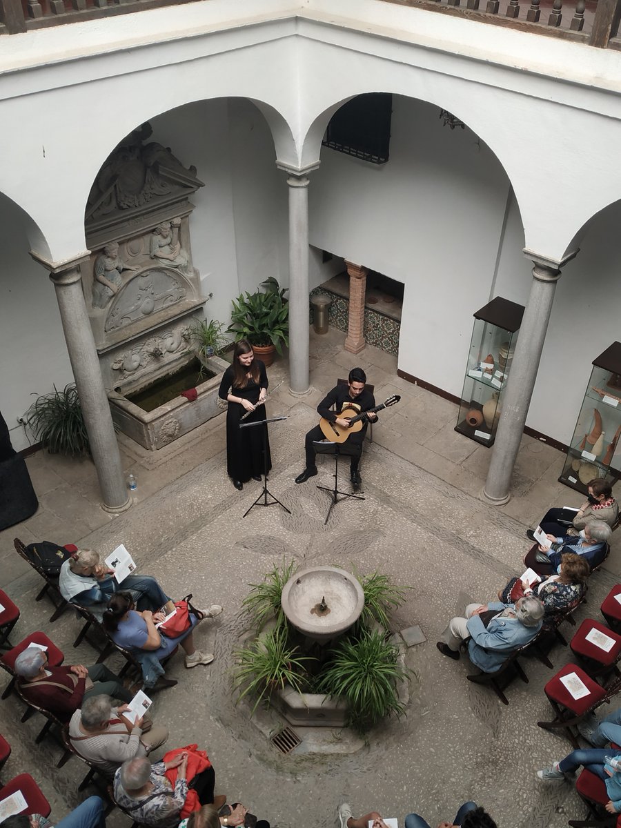 CSMJaen's tweet photo. Magnífico concierto el que ofreció el Dúo Tacet en el @CDMAndalucia, como parte del 1º premio del VI Concurso de Cámara de @csmjaen. ¡¡Enhorabuena a Paula y Enrique!! https://t.co/8ixFbHGfEc