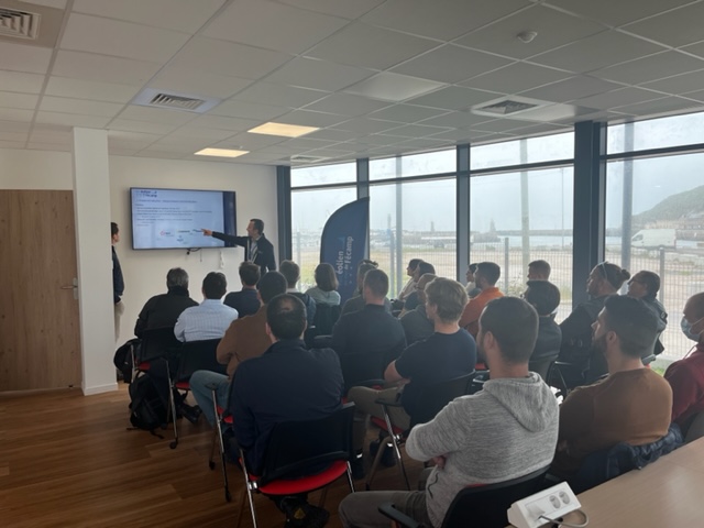 Parc éolien en mer de Fécamp (@eolienmerfecamp) on Twitter photo #EolienEnMerFecamp 👥 Les futurs techniciens de maintenances éoliens de @SiemensGamesaFr ont visité notre base de maintenance à #Fécamp. De riches échanges pour de futures collaborations ! 😀 #eolien #Eolienenmer #EolienEnMerFecamp 👥 Les futurs techniciens de maintenances éoliens de @SiemensGamesaFr ont visité notre base de maintenance à #Fécamp. De riches échanges pour de futures collaborations ! 😀 #eolien #Eolienenmer